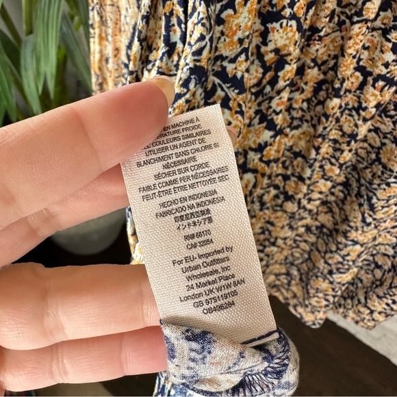 Free People Paisley Floral Boho “Once Upon A Time Romper” Size M - Picture 9 of 12